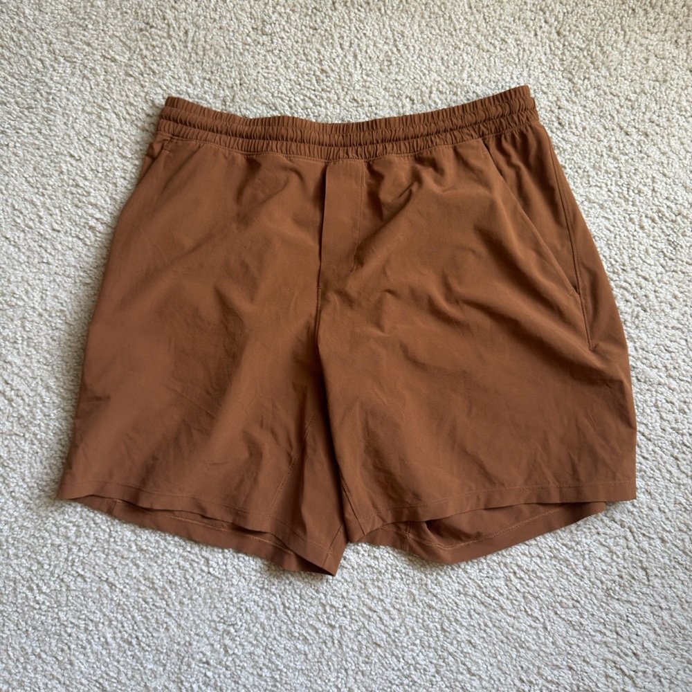 lululemon athletica Men's Brown/Orange Pace Breaker Shorts size L, 7” inseam